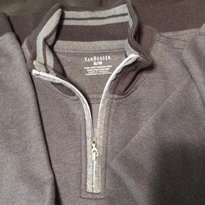 VanHeusen NWOT men’s pullover half zip sweater.